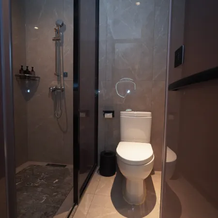 EZZI HOTEL