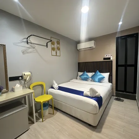 SS Grey Inn Bukit Bintang Отели рядом с достопримечательностью «Торговый центр Starhill Gallery»