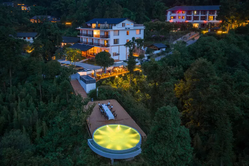 Pure Cloud Hotel
