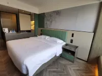 Meihao Lizhi Hotel (Nanning Chaoyang Square Railway Station Subway Station)