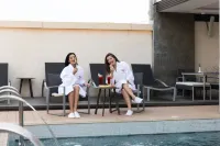 Redwaves Hotel