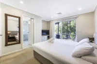 Mandurah Quay Resort Các khách sạn ở Erskine