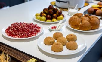 Yunhai Mountain House (Dianchi Lake Haigeng Dam)