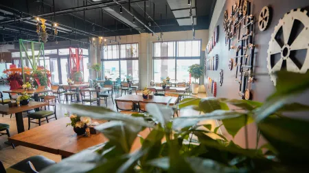 Longjing Yanghang Hotel Отели рядом с достопримечательностью «Longshan Korean Folk Village»