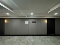 Yizhai Hotel (Shaoxing Lu Xun's Hometown Zhejiang Yuexiu Foreign Languages Institute)