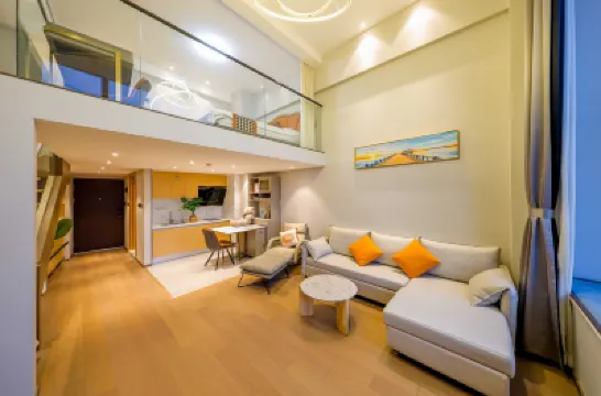 Dalian Yunzhishang Scenic Apartment Hotel berhampiran Dataran Xinghai