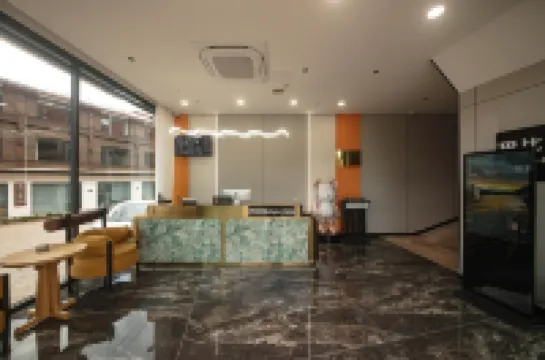 Babylon Hotel (Lugu Lake Daluoshui)