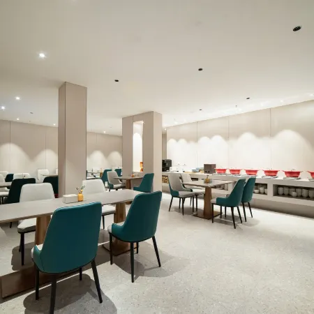 Urba S Hotel (Fuzhou SanFangQiXiang West Lake Park Branch) Отели рядом с достопримечательностью «Больница Военных Территорий Фучжоу»