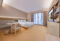 Ji Hotel Qujing Nanchmegmen Hotel - balcony