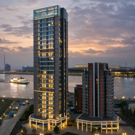 Alice • Riverview | TRANSCENDENCE • NOSTALGIA Apartment