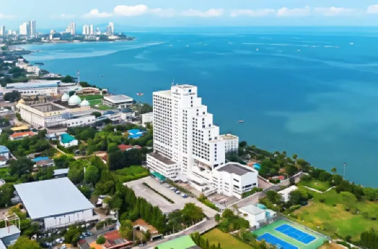 ชลจันทร์ พัทยา บีช รีสอร์ท โรงแรมใกล้ศาลพระพรหมเอราวัณ