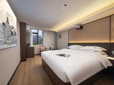Liling Cichen Grand Hotel (Liquan Road Jiuhong Century Plaza)