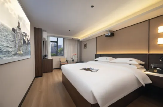 Liling Cichen Grand Hotel (Liquan Road Jiuhong Century Plaza)