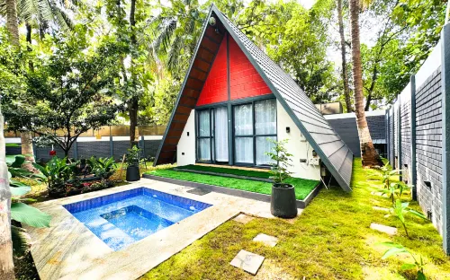 Oh - Bali Villa by Travent Mug