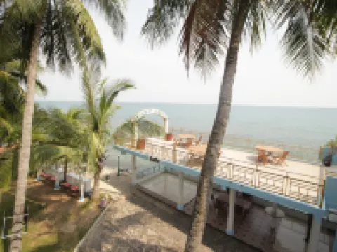 Allisa Resort Hotel Hoteles en Anyar