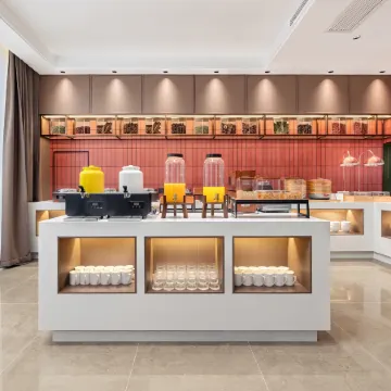 R ROYALSS HOTEL (Luohe Renmin Road Xintiandi Pedestrian Street Branch)