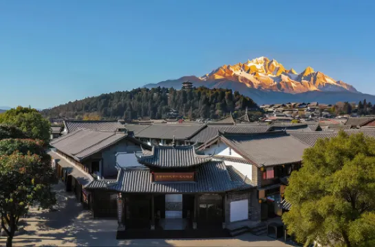 Chinese-style garden resort hotel