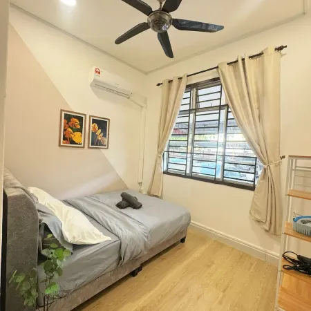 HCK HomeStay Near Sultan Ibrahim Stadium and Skudai Area
