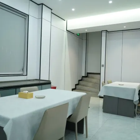 Long An Xin Yi Business Hotel conversion