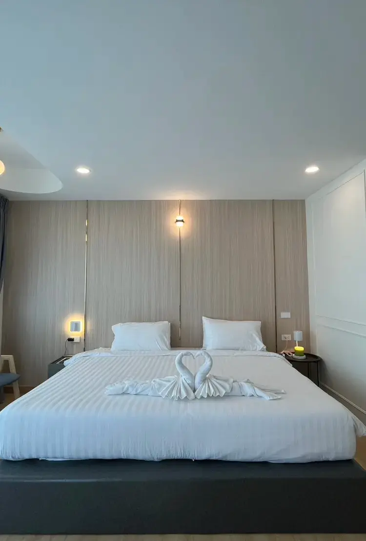 ห้องสวีท เตียงใหญ่ พร้อมอ่างอาบน้ำ