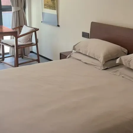 Xushi Warmth Tingquan Courtyard Villa with Private Hot Spring & Mountain View