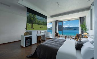 Chunshi · Amber | Amber Hotel Lakeside Resort Hotel (Lugu Lake Daluoshui Village)
