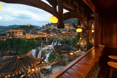 Tuwang Palace · Eight Halls, Furong Town (Waterfall View, Core Scenic Area) Отели в г. 