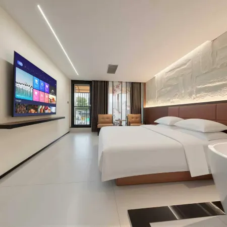 Residence by the Sea · Spacious Balcony(Shantou MixC Longyan South Road Food Street)