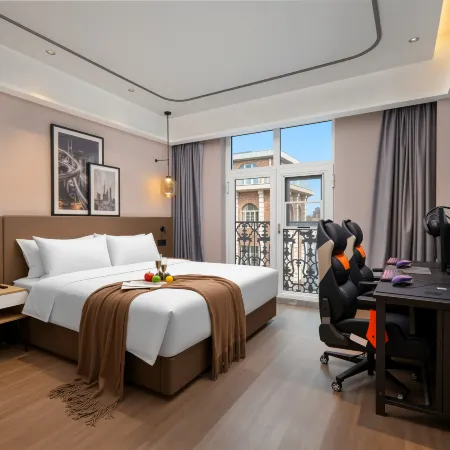 Shengui E-Sports Hotel (Changde Liuye Lake Tourist Resort Daxiaohe Street)