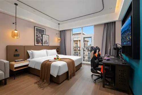 Shengui E-Sports Hotel (Changde Liuye Lake Tourist Resort Daxiaohe Street)