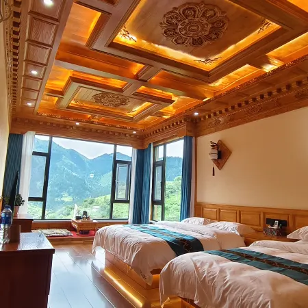Zhuomu Lariz Homestay