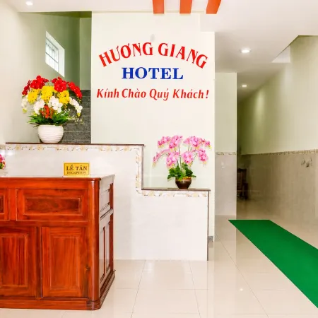 Huong Giang Hotel Отели рядом с достопримечательностью «Храм Кита»
