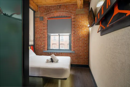 easyHotel Manchester - 2 stjerner