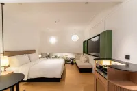 SFEEL Designer Hotel (Huizhou West Lake Shuidong Street Branch) - 주차장