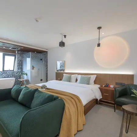 Beimochengshi Hotel (Suzhou Guanqian Street Leqiao Metro Station Store)