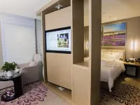 Qianguo Yifeng Hotel