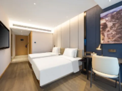 โรงแรมเอทัวร์ เอ็กซ์ ตลาดตะวันตก ห้างสรรพสินค้าเหยียนจี๋ โรงแรมในเหยียนจี๋