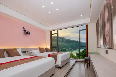 Yunlv Sunshine Homestay (Yichang Three Gorges Home Scenic Area)
