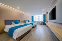 Xinkelai International Hotel (Guigang High-speed Railway Station Store)