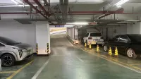 Vienna Hotel (Zhaoqing Sihui Center Yubo City) - parking