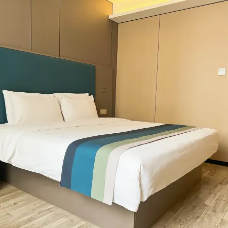 Homeinn Selected Hotel (Gong'an Yasi Plaza)