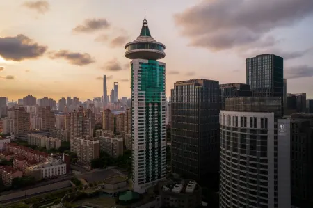 DoubleTree by Hilton Shanghai - Pudong Отели рядом с достопримечательностью «Ziwei Park (North Gate)»