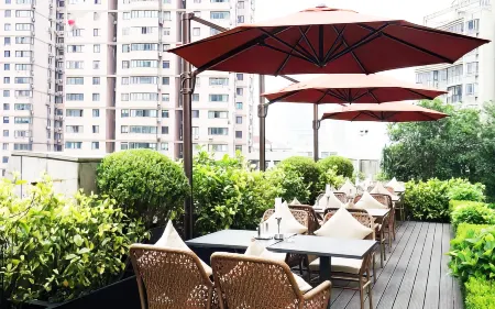 Chaohu Junjie Hotel (Renmin Road) Отели рядом с достопримечательностью «Ziwei Cave»