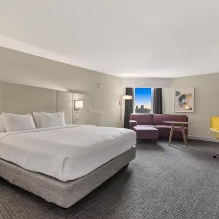 Crowne Plaza HOUSTON MED CTR-GALLERIA AREA by IHG Отели рядом с достопримечательностью «Менил Коллекшен»