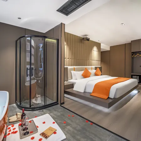 Huaxi Jinse Intelligent Cinema Hotel (Neijiang High-speed Railway North Station)