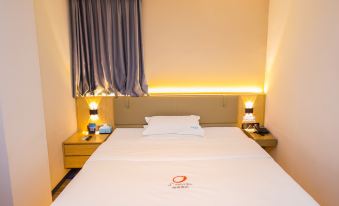 Liv Yaju Hotel (Shantou Dongmen Bridge )