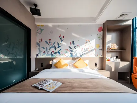 Huangchuan Zhongyuan Hotel