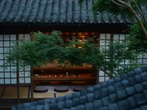 Floral Lux Hotel · fan Dust Home New Song Dynasty Luxury and Hidden Designer Guesthouse