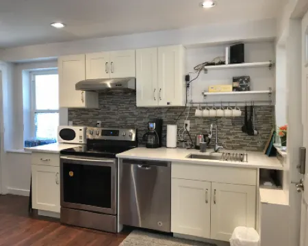 EVE'S Hoteles cerca de Queen Elizabeth Park