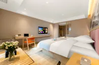 Colorful Yunnan • Petal | Sky View • Cloud Travel Hotel